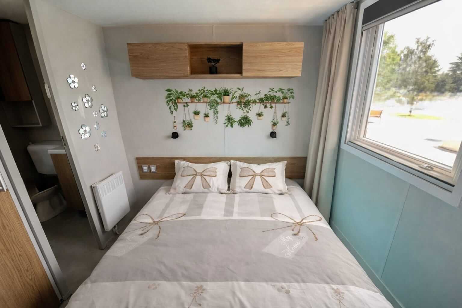Chambre parentale confortable mobil-home La Palmyre — literie premium
